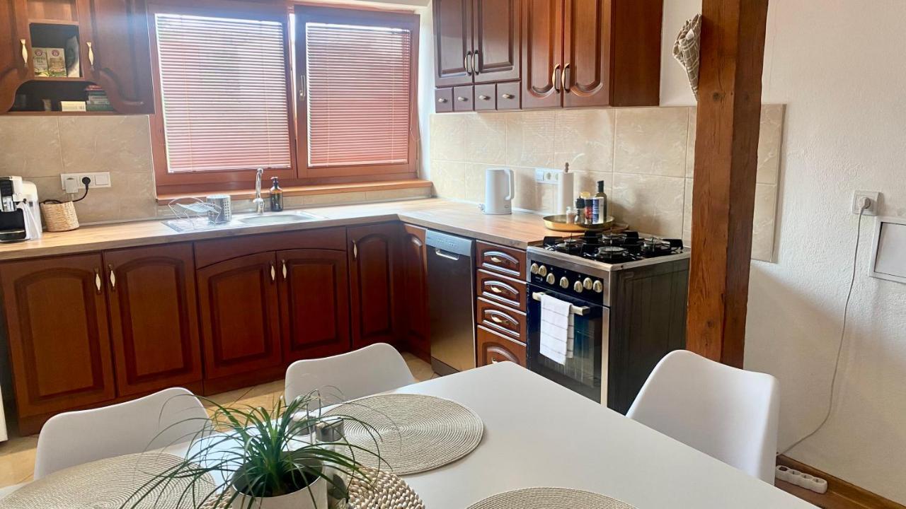 Sunny Attic Apartment Zvolen Luaran gambar